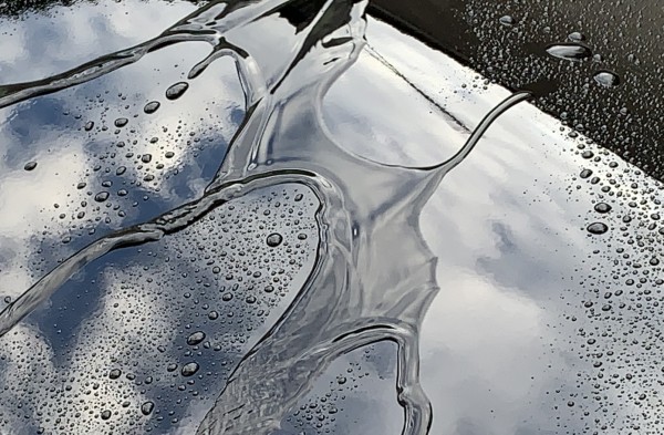 抜群の疎水性能でウォータースポットを防ぐ